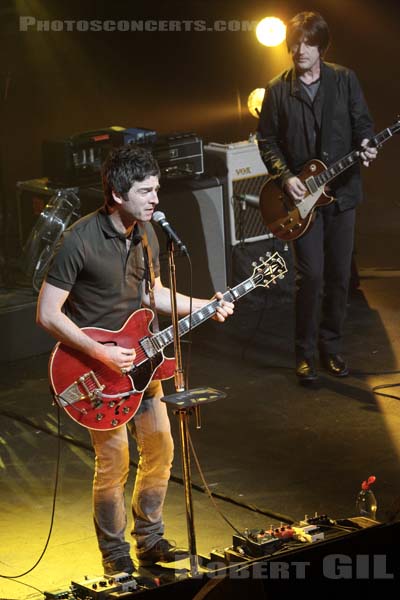 NOEL GALLAGHER'S HIGH FLYING BIRDS - 2011-12-06 - PARIS - Casino de Paris - 